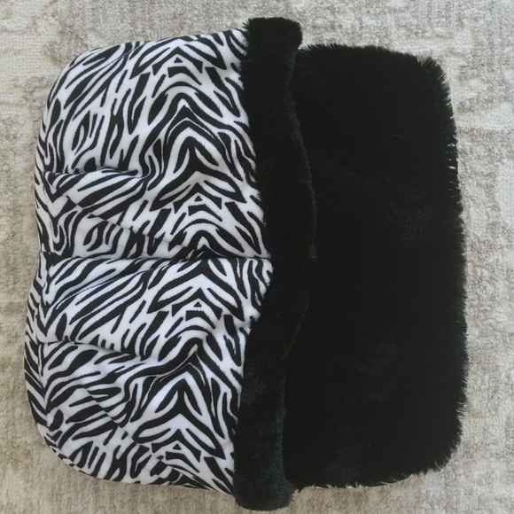 NWOT Health Touch Vibrationg Foot Massager with Comfort Fabric Black White - Picture 16 of 16